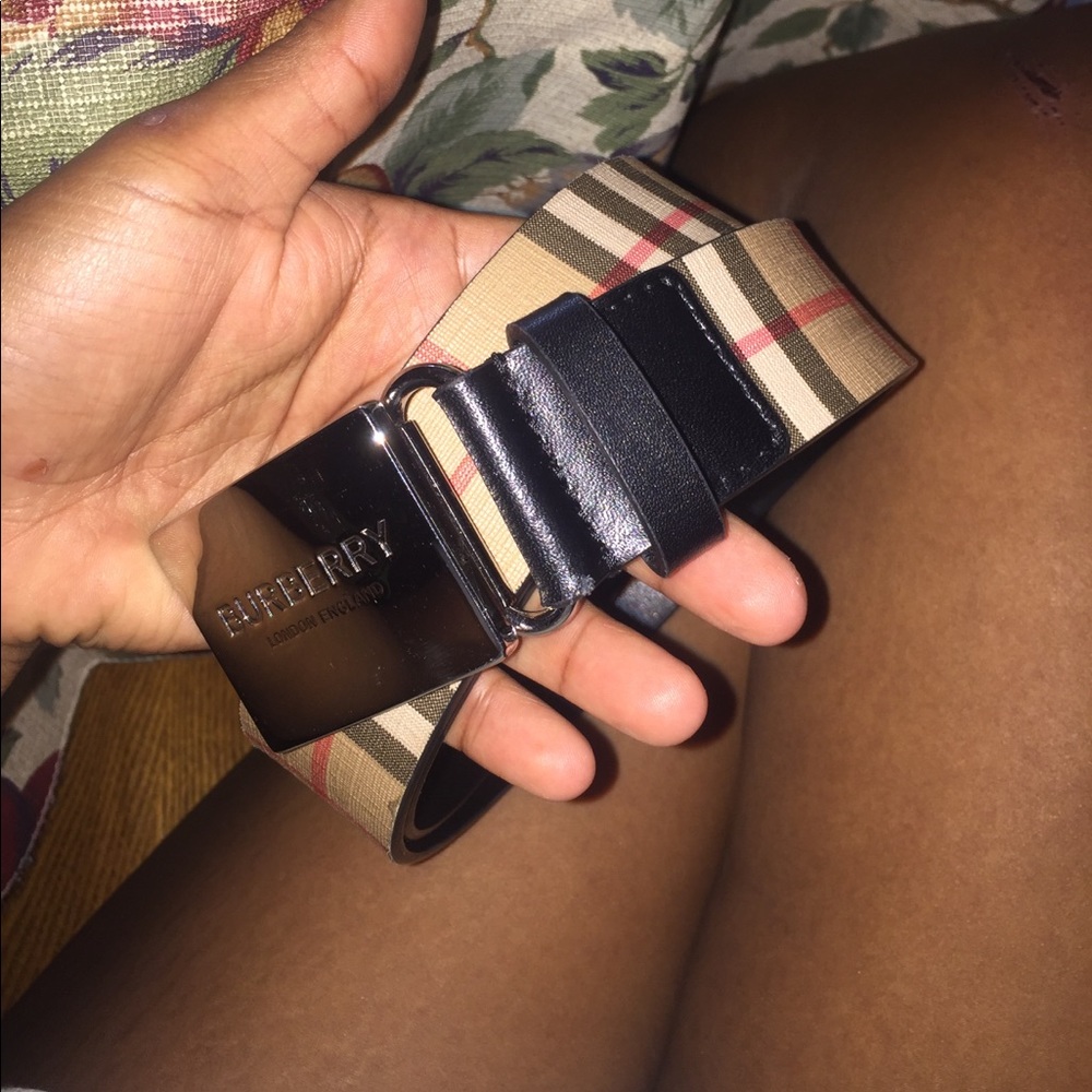 Men’s Burberry belt - Picture 2 of 2